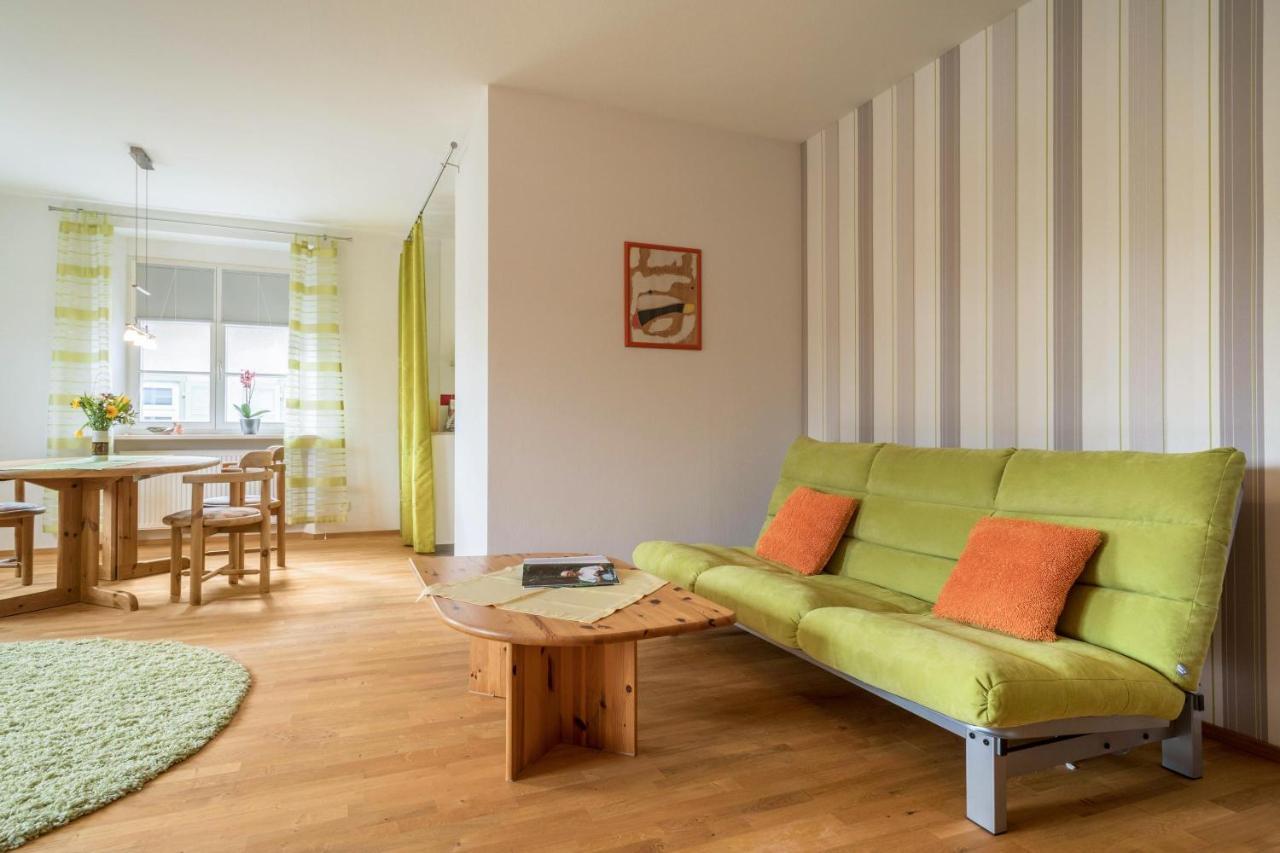 Ferienwohnung Am Schloss Heiligenborn Exterior foto